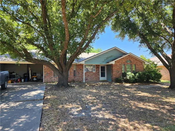 355 Elmwood Dr, Woodway, TX 76712