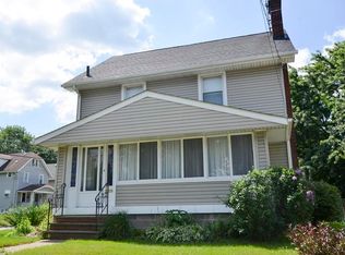 716 Lovers Ln, Akron, OH