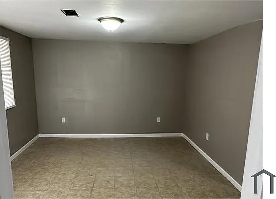 3 bed, $1,165 — Photo 4