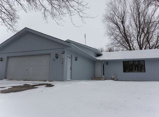 303 Atlantic Dr NE, Poplar Grove, IL 61065