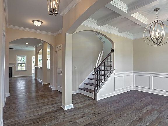 4th image of 413 Island End Ct