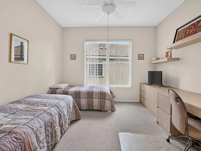 7625 Las Cruces Ct — Photo 41