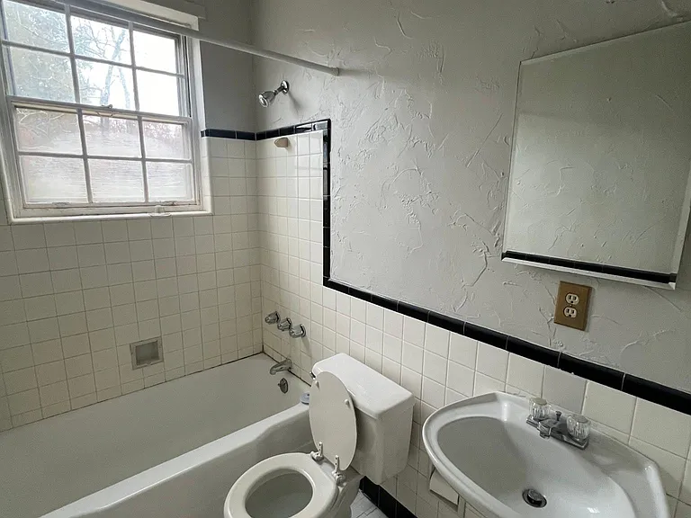 610 S Park St #A2 — Photo 13