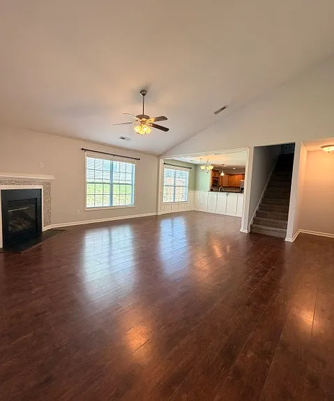 925 Corison Loop — Photo 3