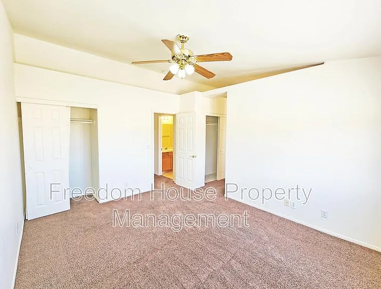 1080 Karen Ct #3 — Photo 17