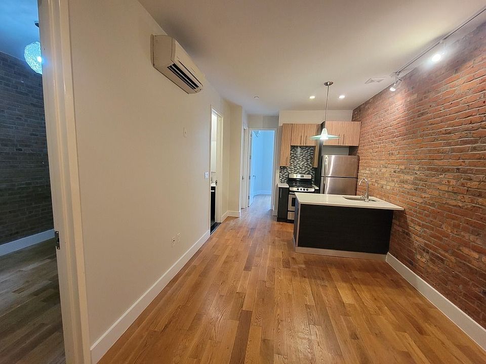1st image of 410 Gates Ave #2R