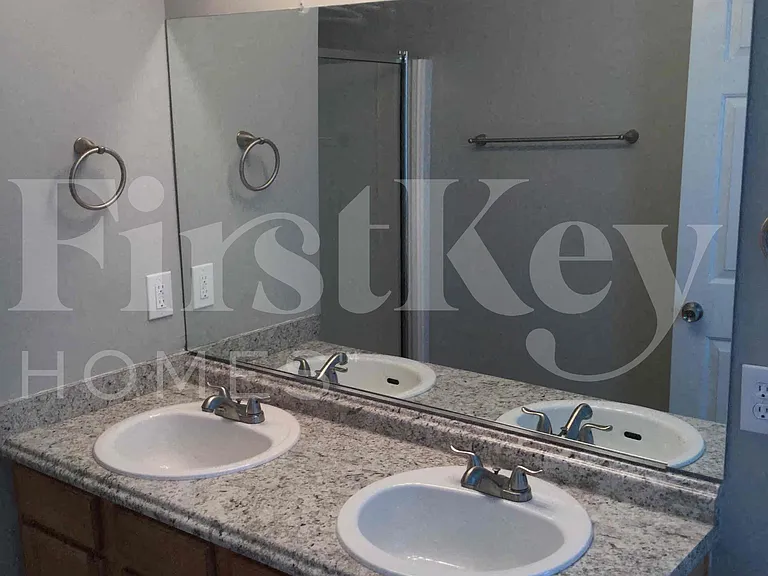 4200 Reserve Hill Xing — Photo 10