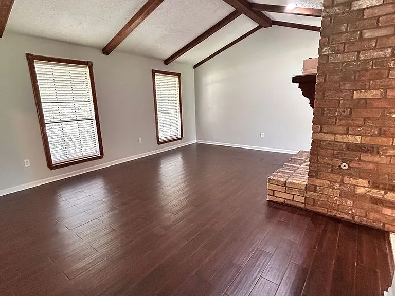 1138 Brookhollow Dr — Photo 6