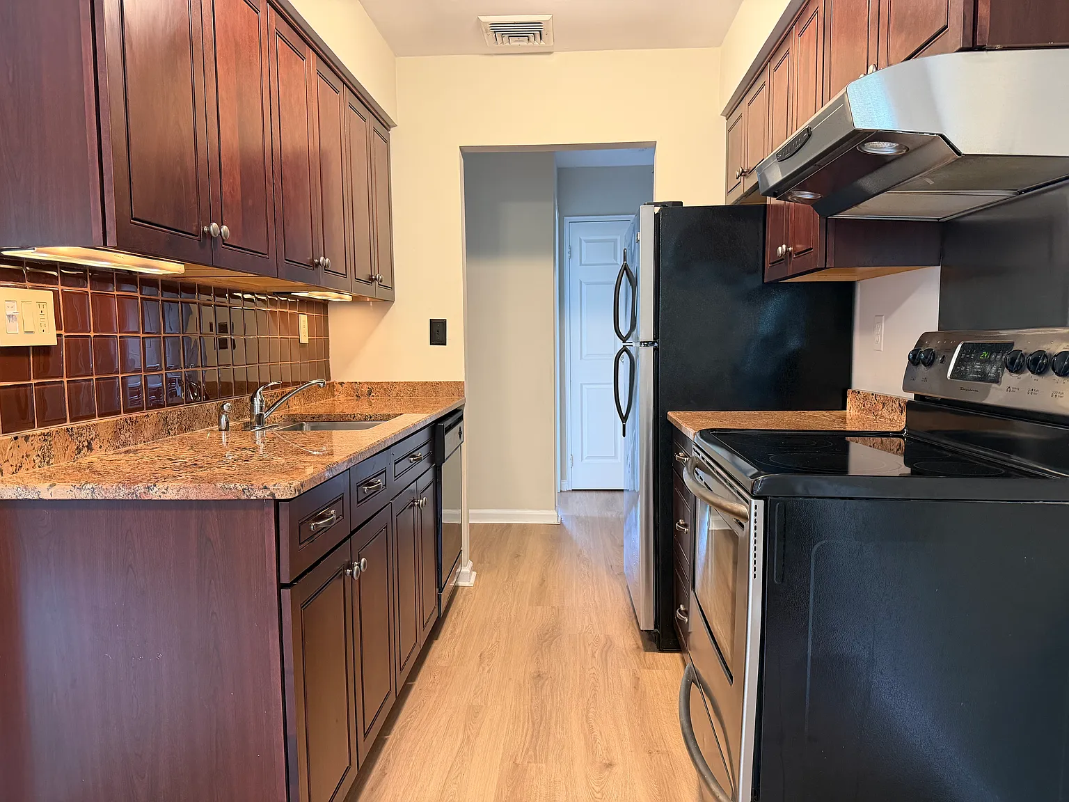 1 bed, $2,200 — Photo 4