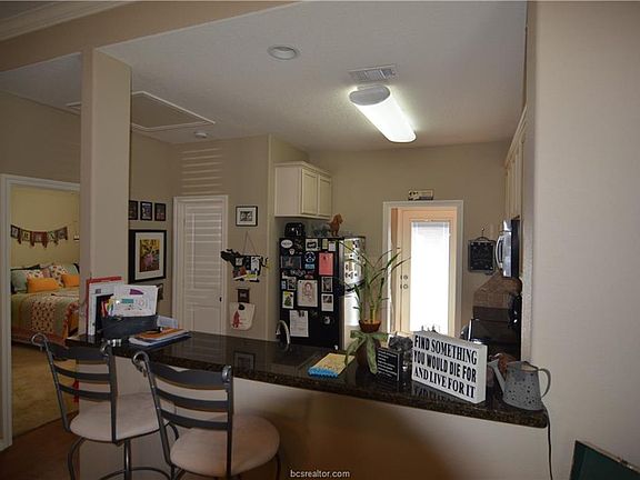 5th image of 3808 Silverthorne Ln