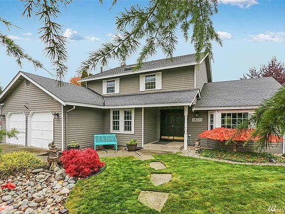 Welcome home to Carriagewood and this lovely 4 bedroom, 3 bath home. Drive up to this beautifully landscaped home on a corner lot. Enter to a spacious living room with vaulted ceilings and a bay window that allows natural light to flow throughout. The open concept floorplan connecting the kitchen, informal dining room and family room creates the perfect entertaining space for you to connect with guests. The kitchen features new flooring and countertops and all appliances are included. Extend your living and entertaining space to an amazing outside patio and fully fenced backyard. 