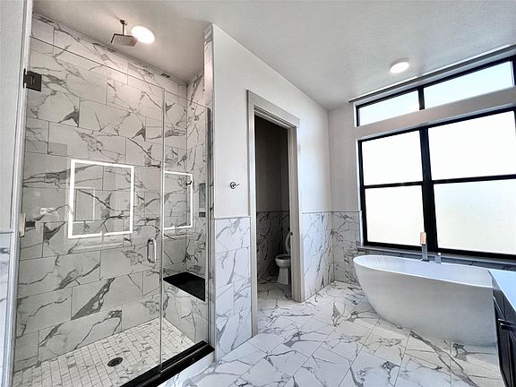 4th image of 3334 Oak Grove Ave Penthouse 4