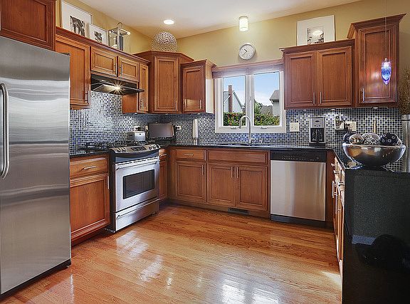 5th image of 8821 178th St