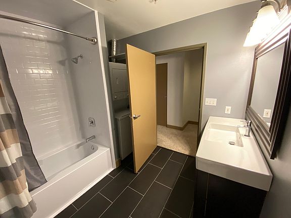 4th image of 519-2440 Western Ave #519