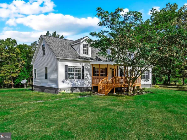 11258 Round Hill Estate Dr, King George, VA 22485