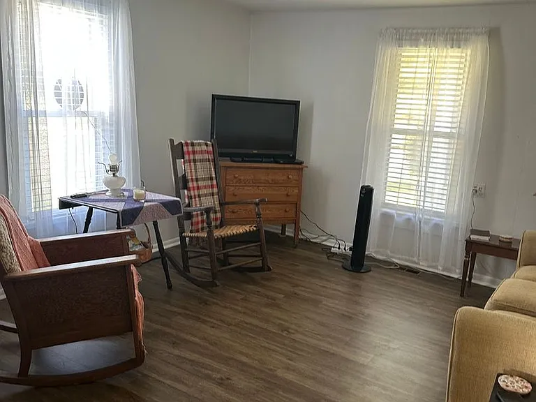19427 Saturn Dr — Photo 22