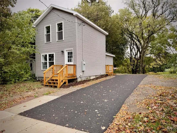 102 E Schuyler St, Oswego, NY 13126