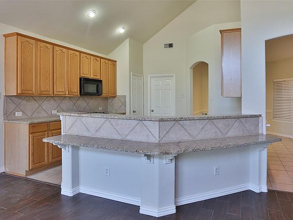 4th image of 5501 Milford Dr