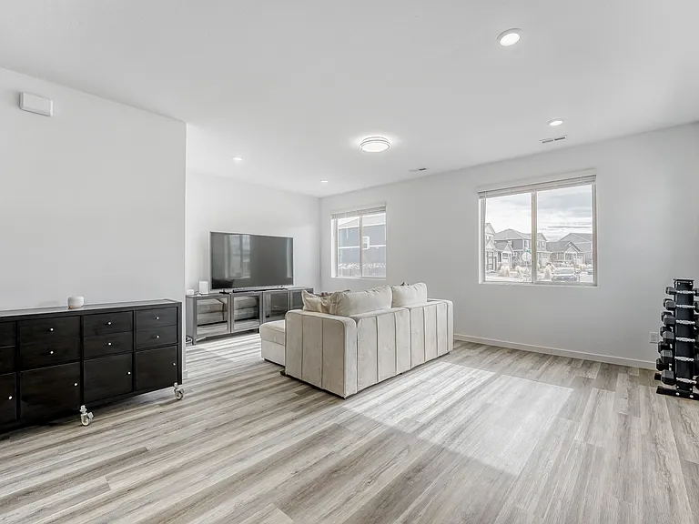 27693 E 1st Pl — Photo 14