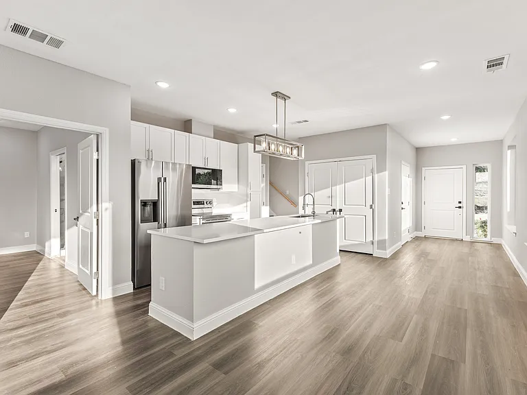 825 Premier Pkwy — Photo 6