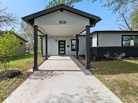 4th image of 1307 Yorkshire Dr