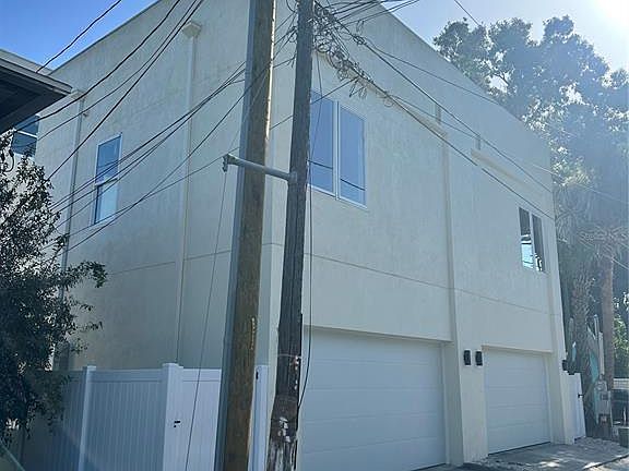 3rd image of 2142 5th Ave N