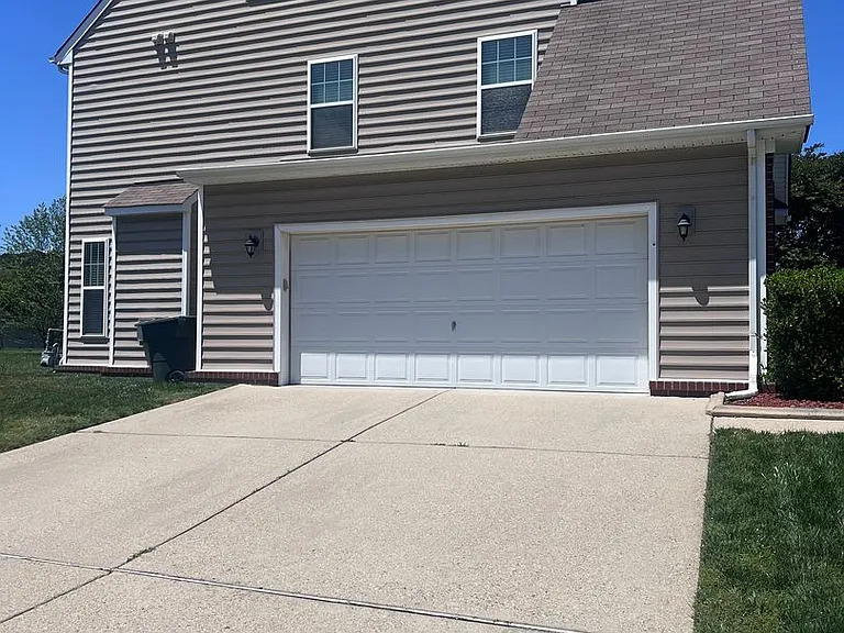 13 Hampshire Glen Pkwy — Photo 32