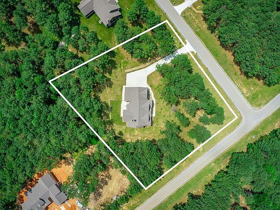 2nd image of 290 Wilderness Dr