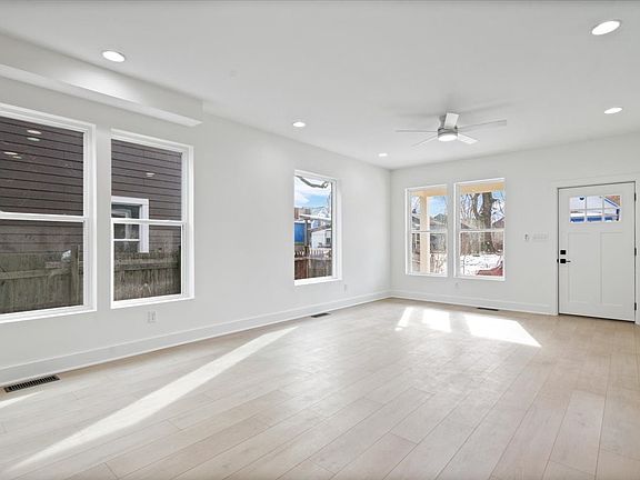 4th image of 1312 Lexington Ave