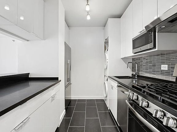 5th image of 75 W End Ave APT R21c