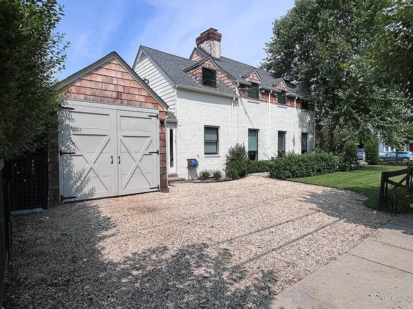137 Ivy St, Oyster Bay, NY 11771