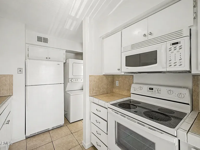 5227 N 24th St #201 — Photo 17