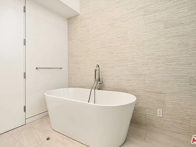 3646 Inglewood Blvd — Photo 23
