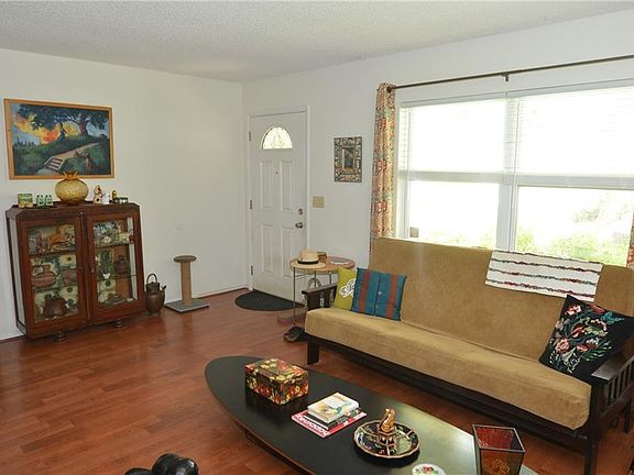 4th image of 4587 Parnell Dr