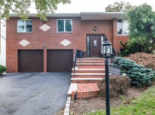 2809 Bellmore Ave, Bellmore, NY 11710