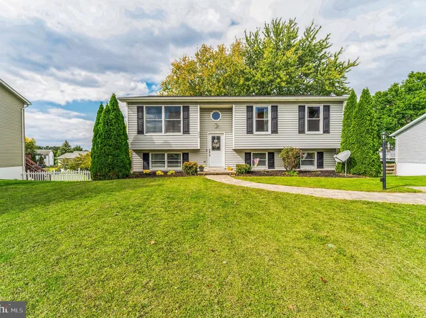 694 Johahn Dr, Westminster, MD 21158