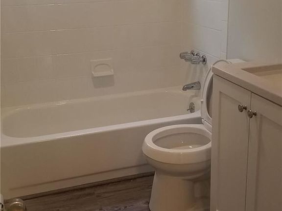 5th image of 359 E Pine St