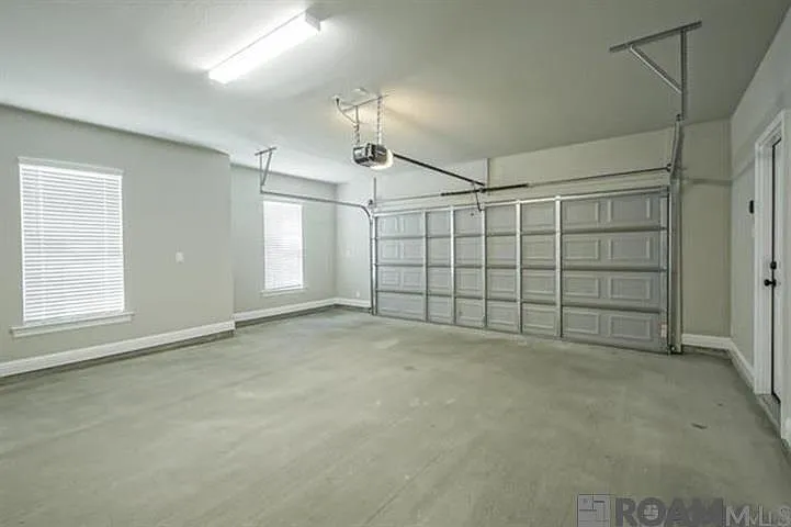 10921 Maitland Ave — Photo 17