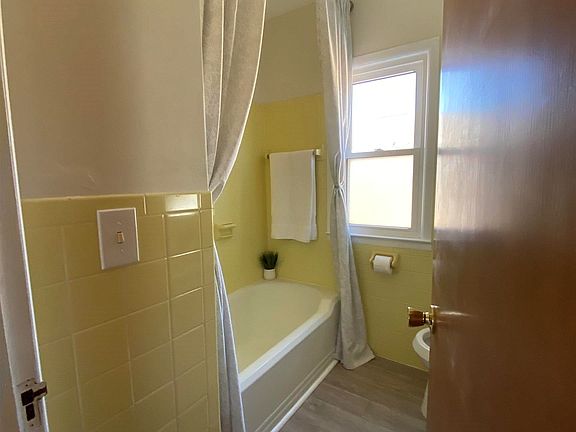 5th image of 46078 Frederick St