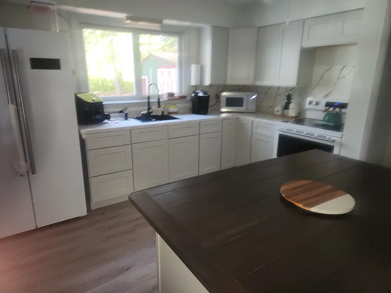 410 Pinewood Dr — Photo 5