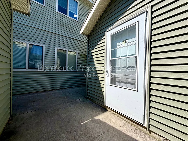 860 Marquette Ave #16 — Photo 2