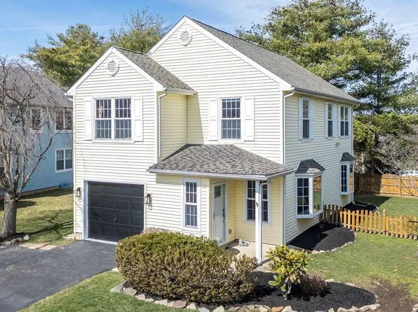 272 Stanford Pl, Newtown, PA 18940