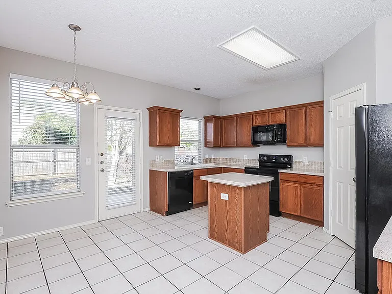8300 Orleans Ln — Photo 7