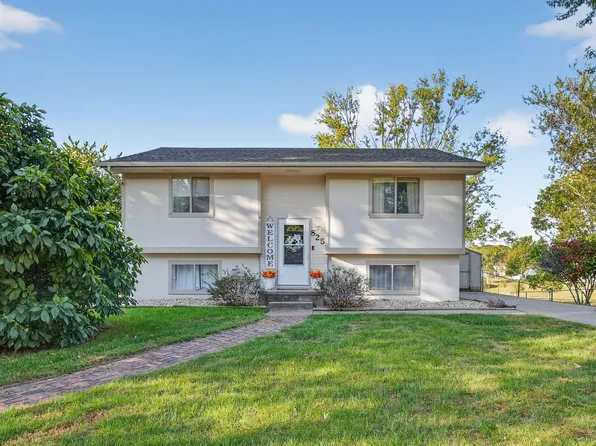 825 Casady Dr, Norwalk, IA 50211