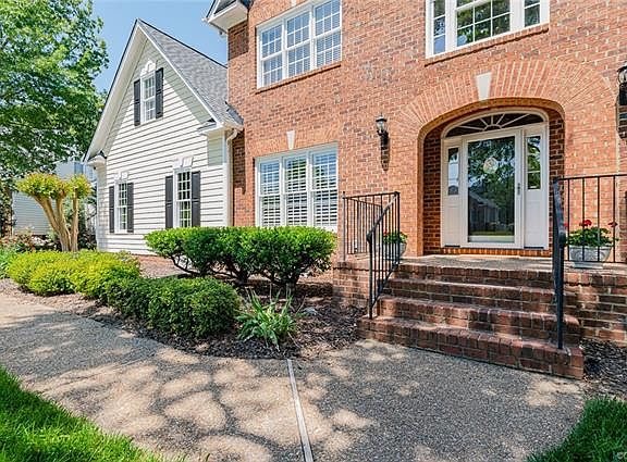 3rd image of 6004 Brentmoor Dr