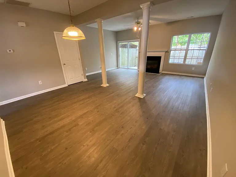 2837 Gross Ave — Photo 8