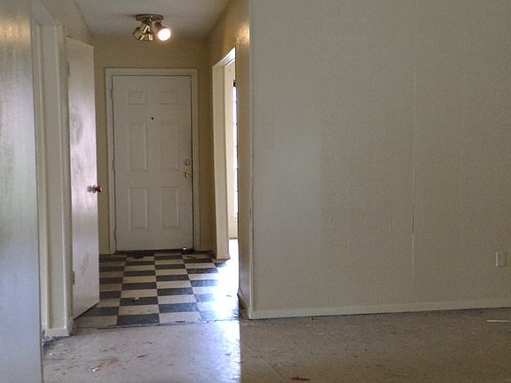 5th image of 8815 Edgemoor Dr