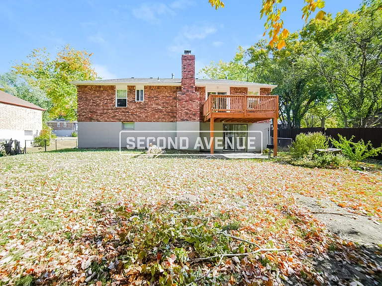 805 NW Canterbury Rd — Photo 20