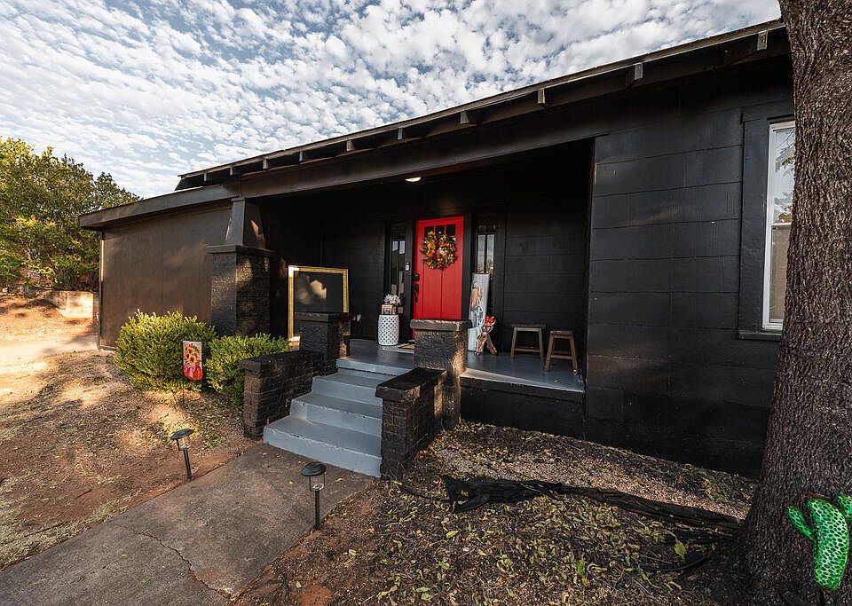 1st image of 604 Josephine St