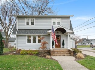 102 E Wabash Ave, Wakarusa, IN 46573